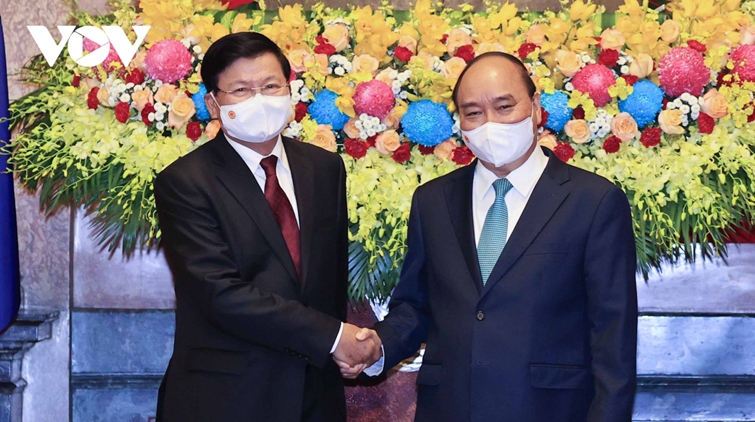 State President Phuc welcomes top Lao leader